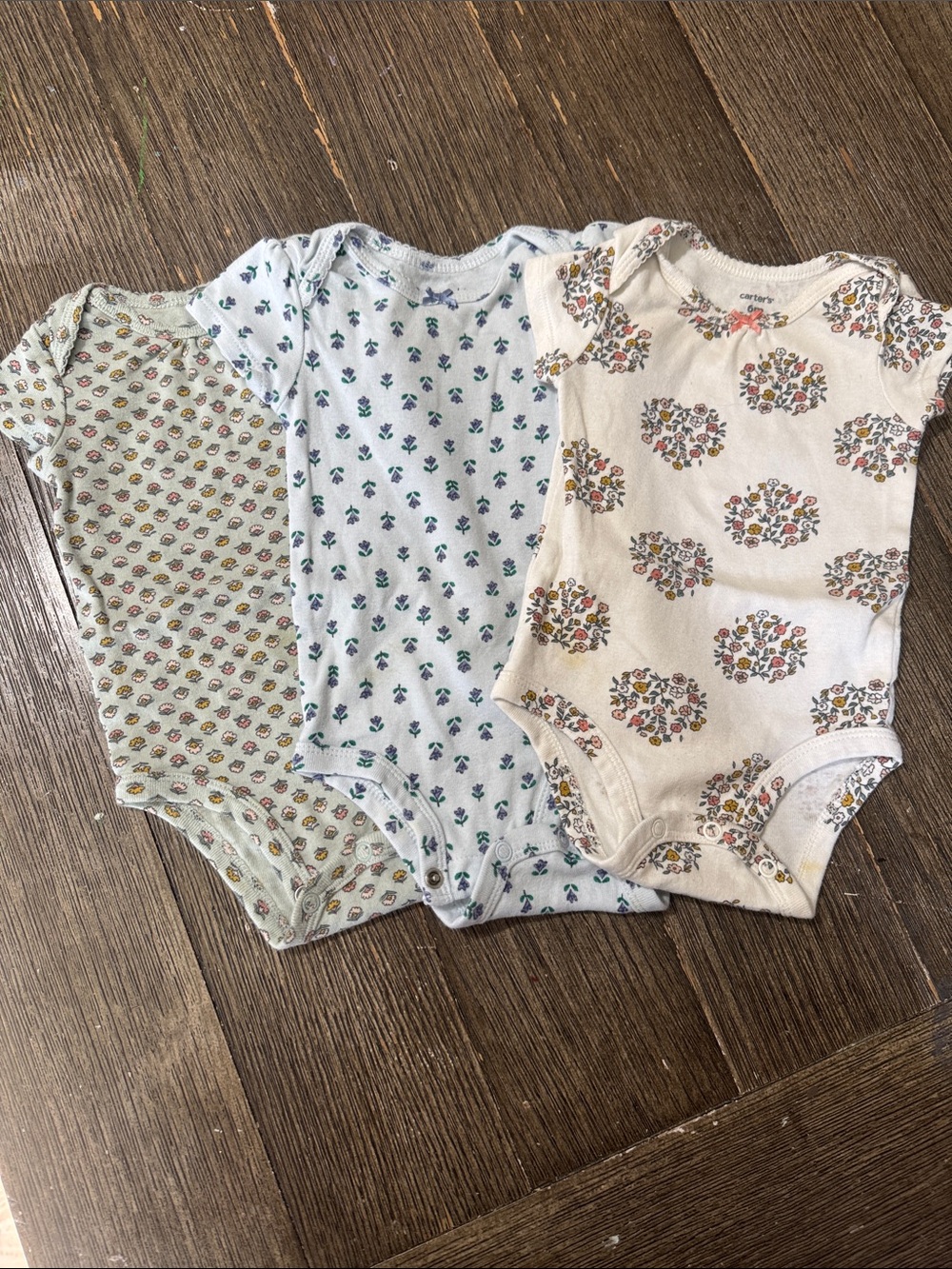 Carter’s Baby Girl Bodysuit Bundle | Size 6M | 3 Short Sleeve Floral Onesies
